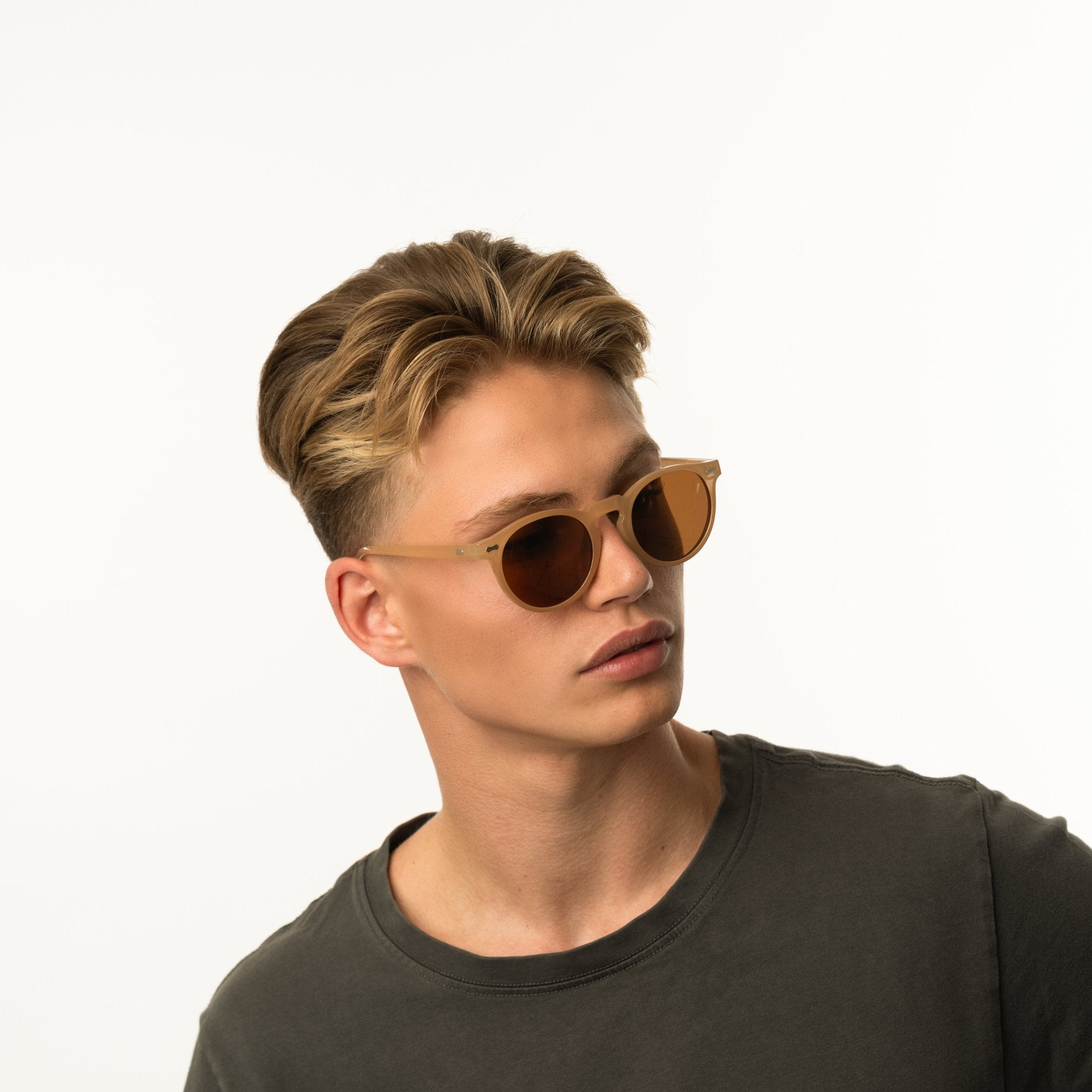PETAR | Ecru